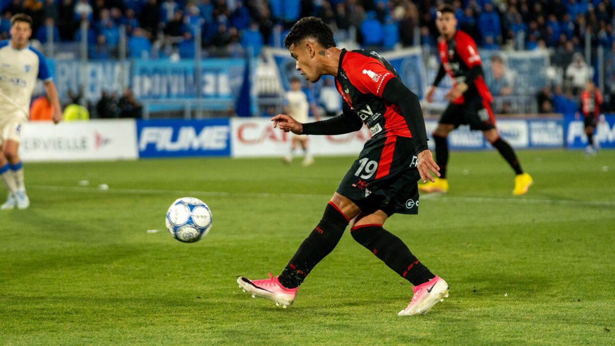 om trois joueurs réaction supporters devient